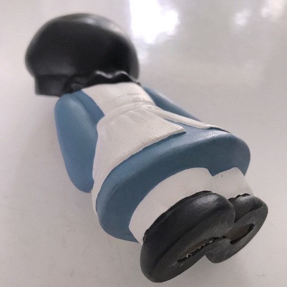 Little Girl Amish Figurine - Picture 3 of 4